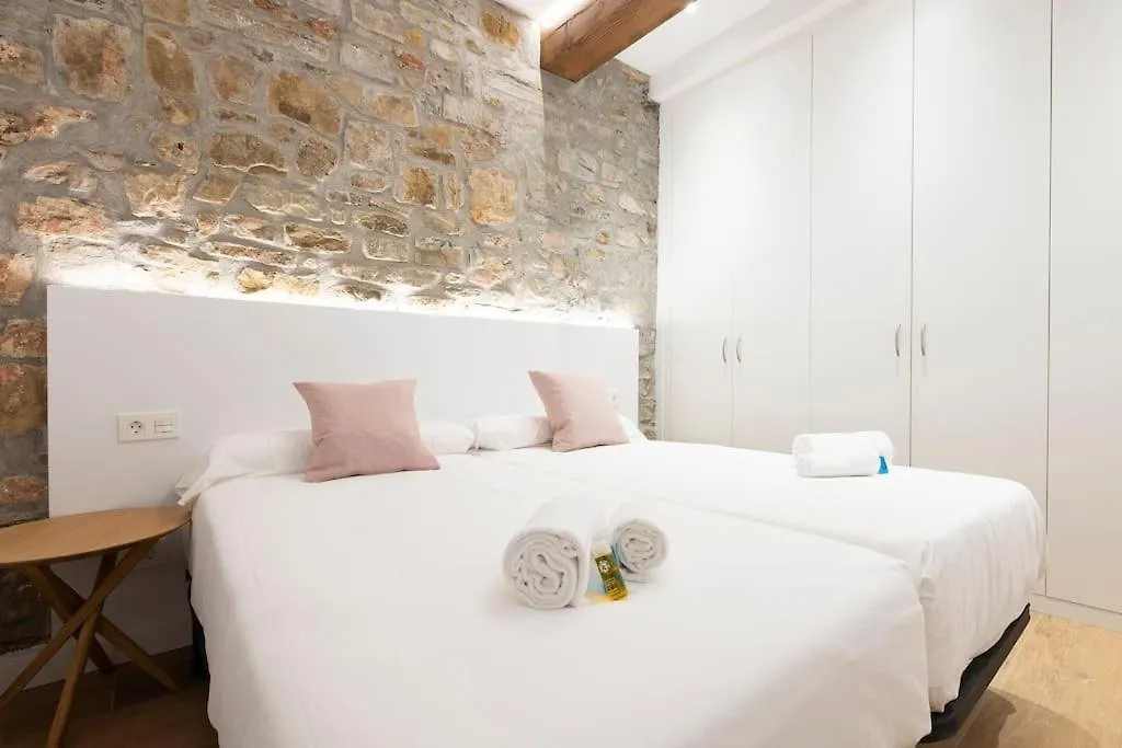 Alde-Zahar. Basquenjoy Lejlighed Hondarribia